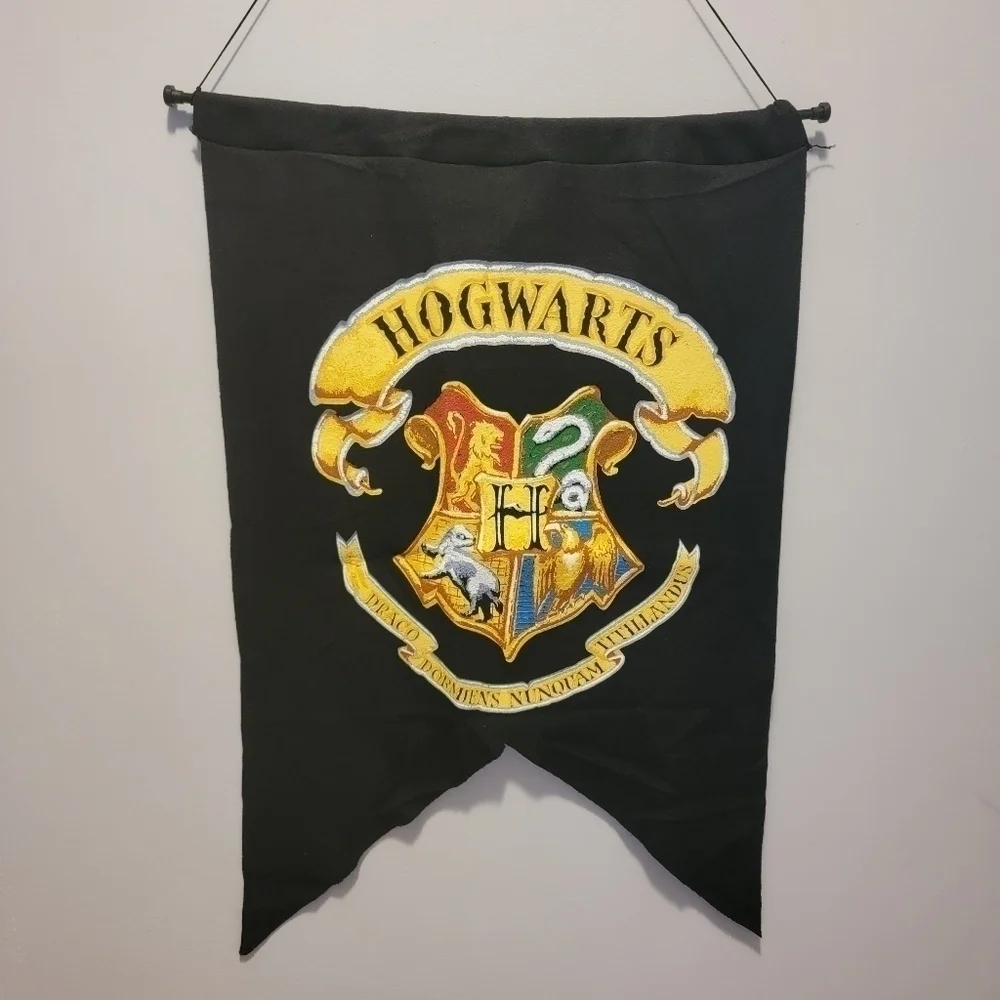 NWT 5 Harry Potter Hogwarts School Banner Flags Party Decor 20X30